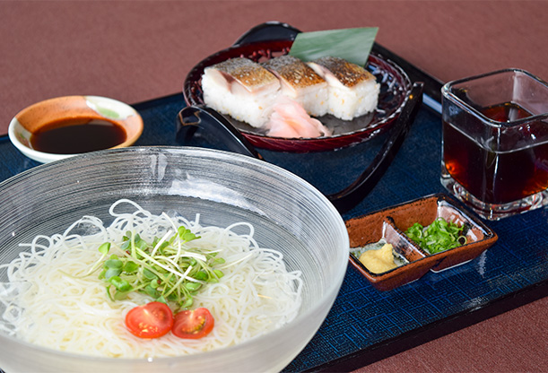 そうめんと鯖寿司セット