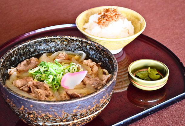 肉うどんとちりめん山椒ご飯