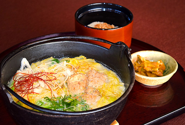 鶏つくね濃厚白湯ラーメン